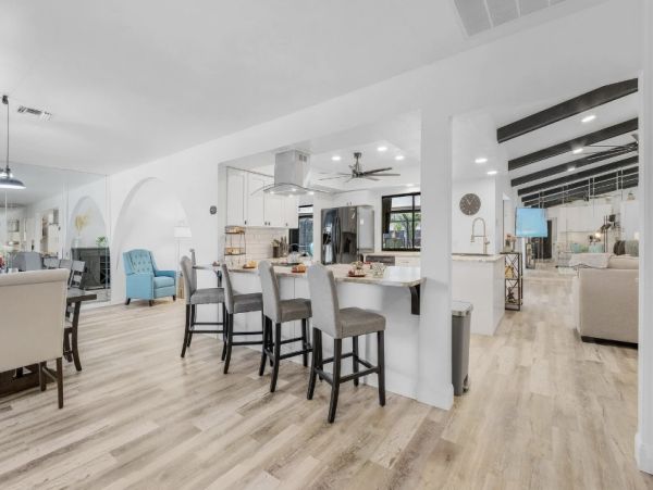 Luxurious Waterfront Retreat un Cape Coral - Unforgettable Vacation Awaits